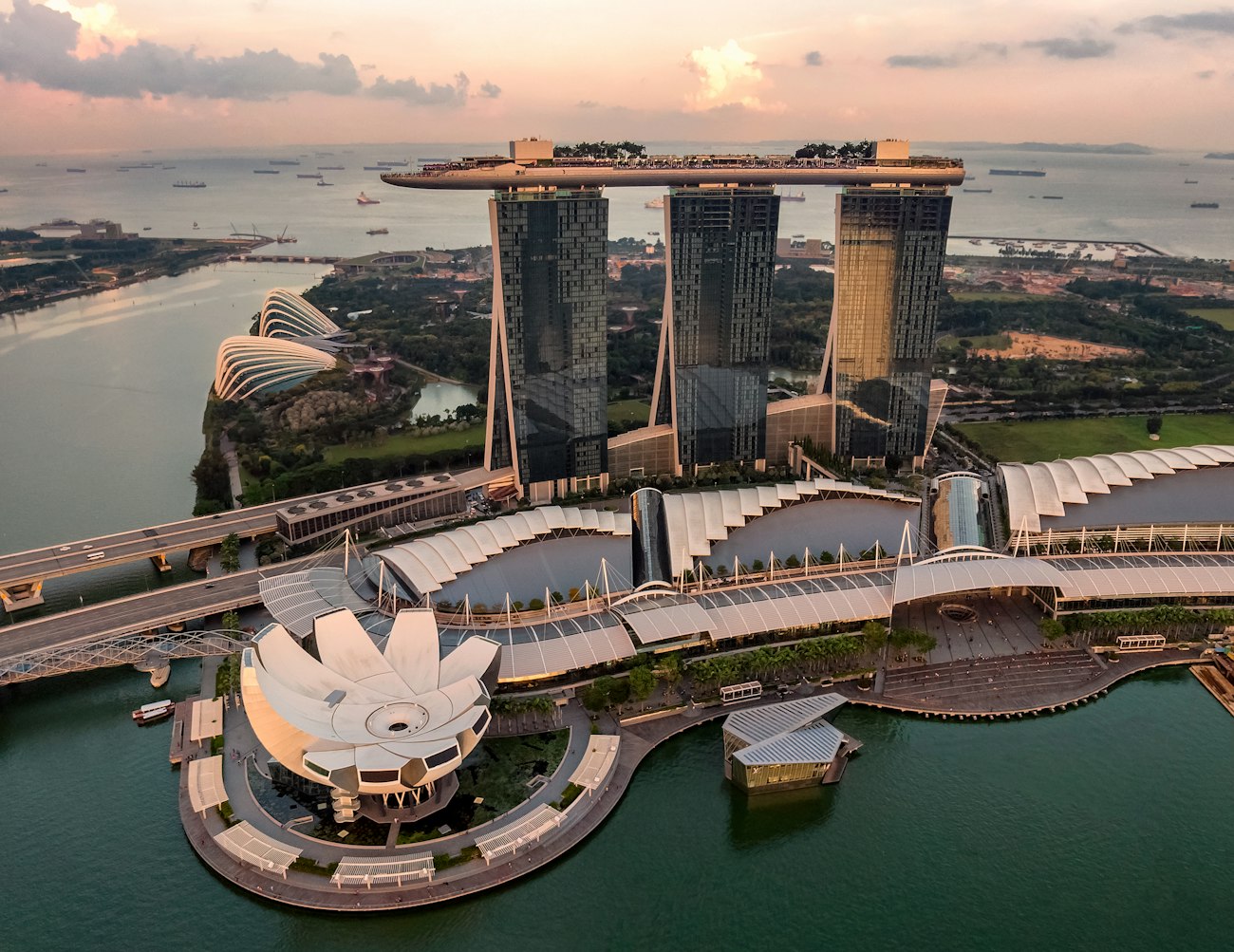 Marina Bay, Singapore at dusk